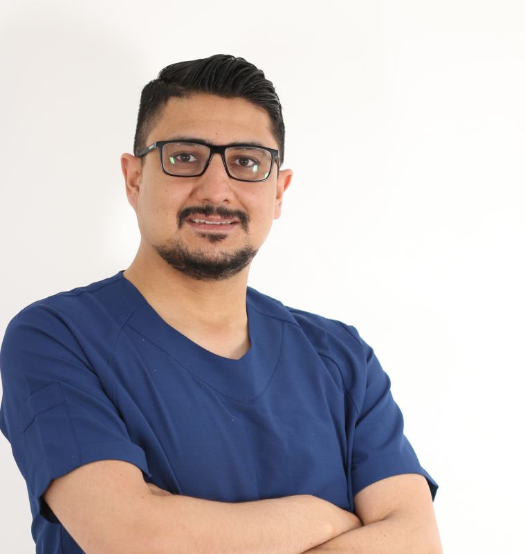 احمد خالد شاكر - طب الاسنان - صناعة الاسنان